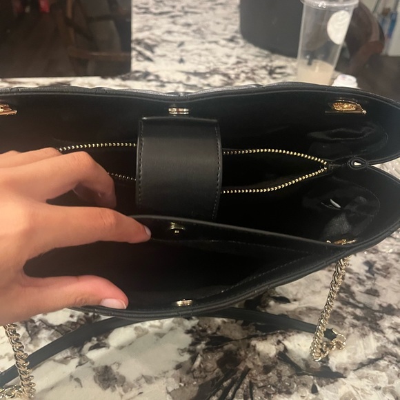 •• kate spade carey tote •• - Picture 2 of 9